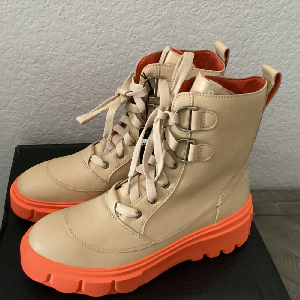 SOREL Caribou X Waterproof Leather Lace-Up Boot (Women), size 8.5 - Picture 8 of 11